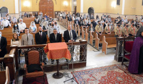 حضر سعادة سفير جمهورية أرمينيا في العراق السيد هراتشيا بولاديان القداس الإلهي لإحياء ذكرى الإبادة الجماعية للأرمن الذي أقيم في كنيسة القديس كريكور المنور في بغداد.